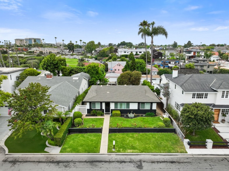 Building Photo - 421 Tustin Ave