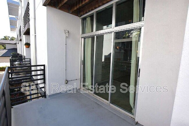 Building Photo - 5008 S MacDill Ave