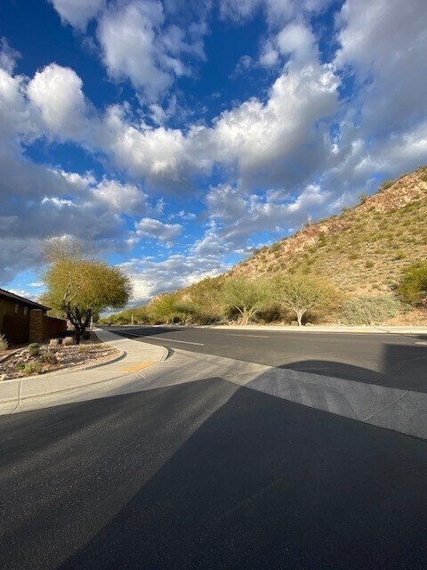 Building Photo - 10245 W Pinnacle Vista Dr