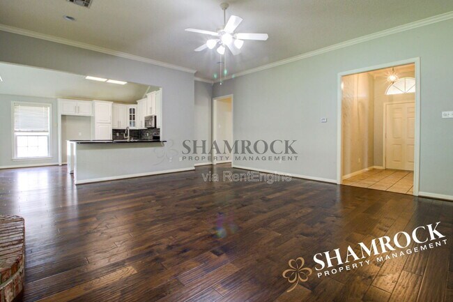 Building Photo - 3005 Comanche Trail