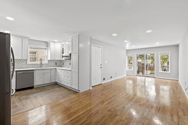 Primary Photo - 359 Cator Ave