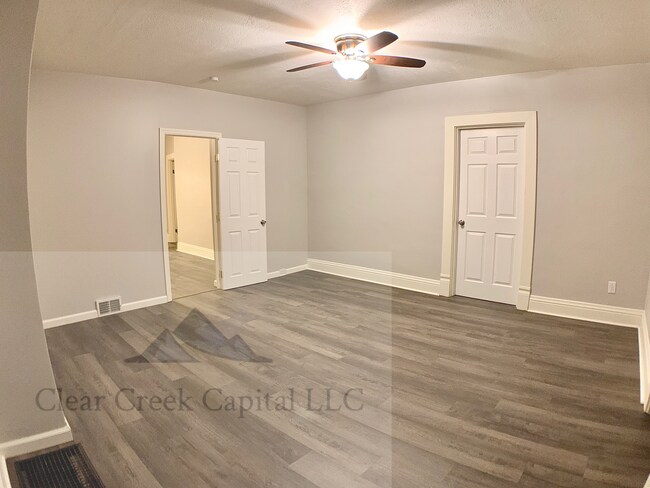 Building Photo - 502 Chartiers Ave