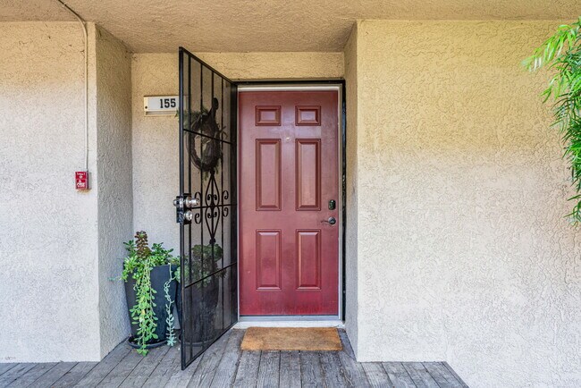 Primary Photo - 665 Dartmore Ln