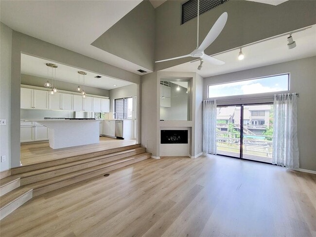 Building Photo - 18309 Sandy Cove Dr