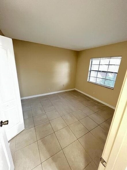 Building Photo - 4221 Oak Terrace Dr
