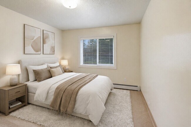 Building Photo - Quiet Creek