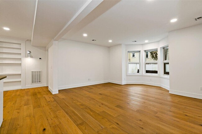 Building Photo - 92 S Highland Ave