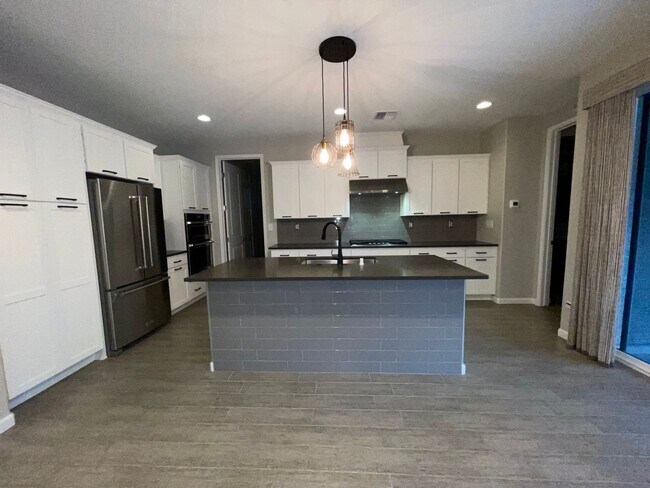 Building Photo - Beautiful Home in 55+ Community