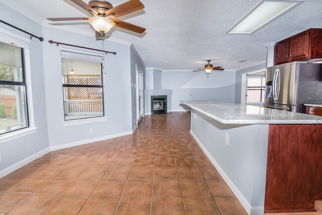 Dinning room - 9630 Hillside Trail