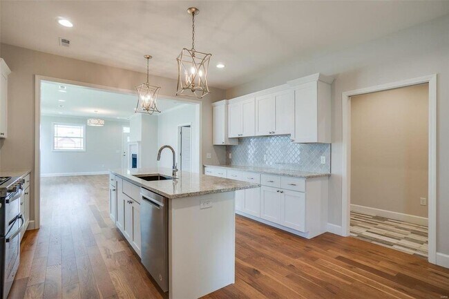 Building Photo - Beautiful Cottage At Walden Park