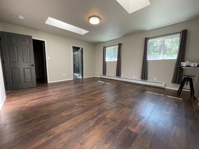 Building Photo - 14710 Roller Coaster Rd