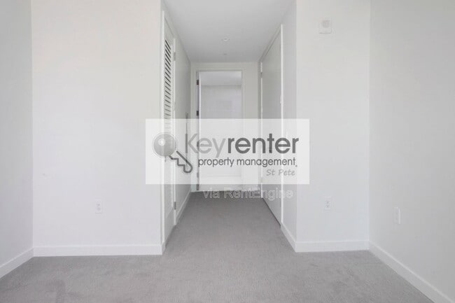 Building Photo - 400 Central Ave