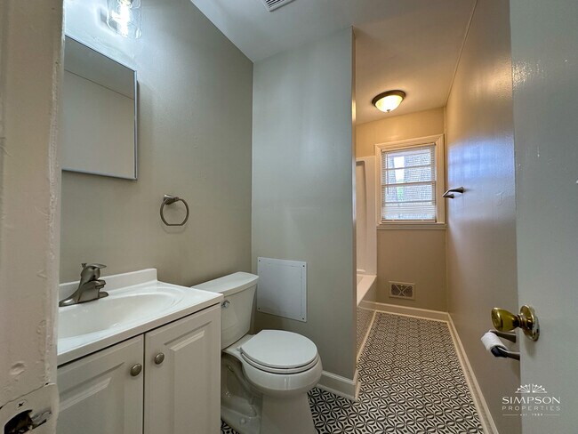 Building Photo - 4105 Abbeydale Dr