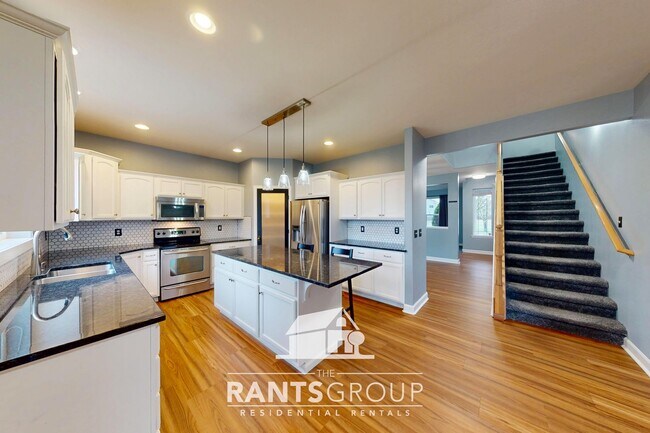 Building Photo - Updated Yelm Home with A/C, Bonus Room, and Fenced Yard!