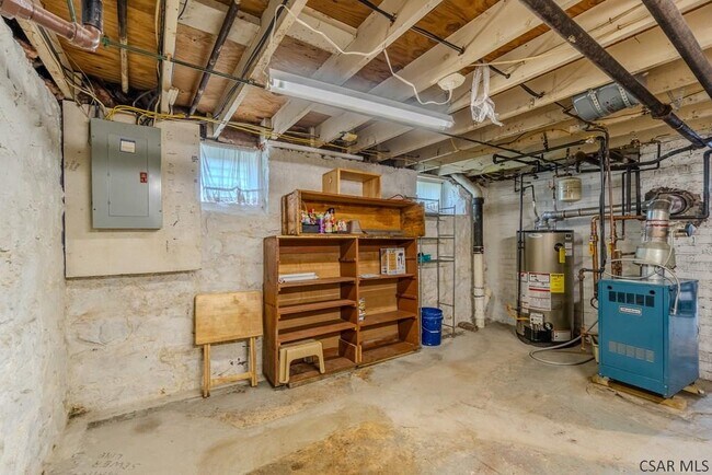 Building Photo - 222 Strayer St
