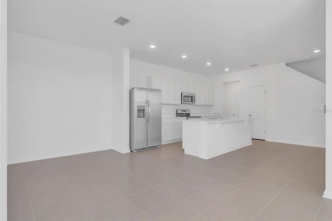 Building Photo - 2803 Maloof Dr