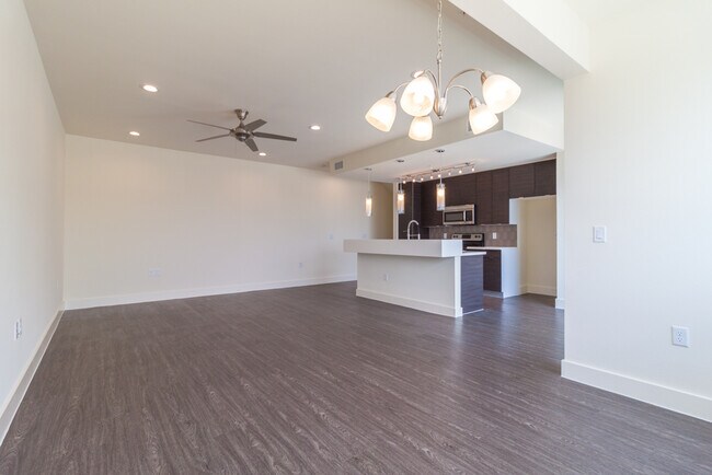 Building Photo - Stunning 2/2.5 multi-level Skybridge Lofts...