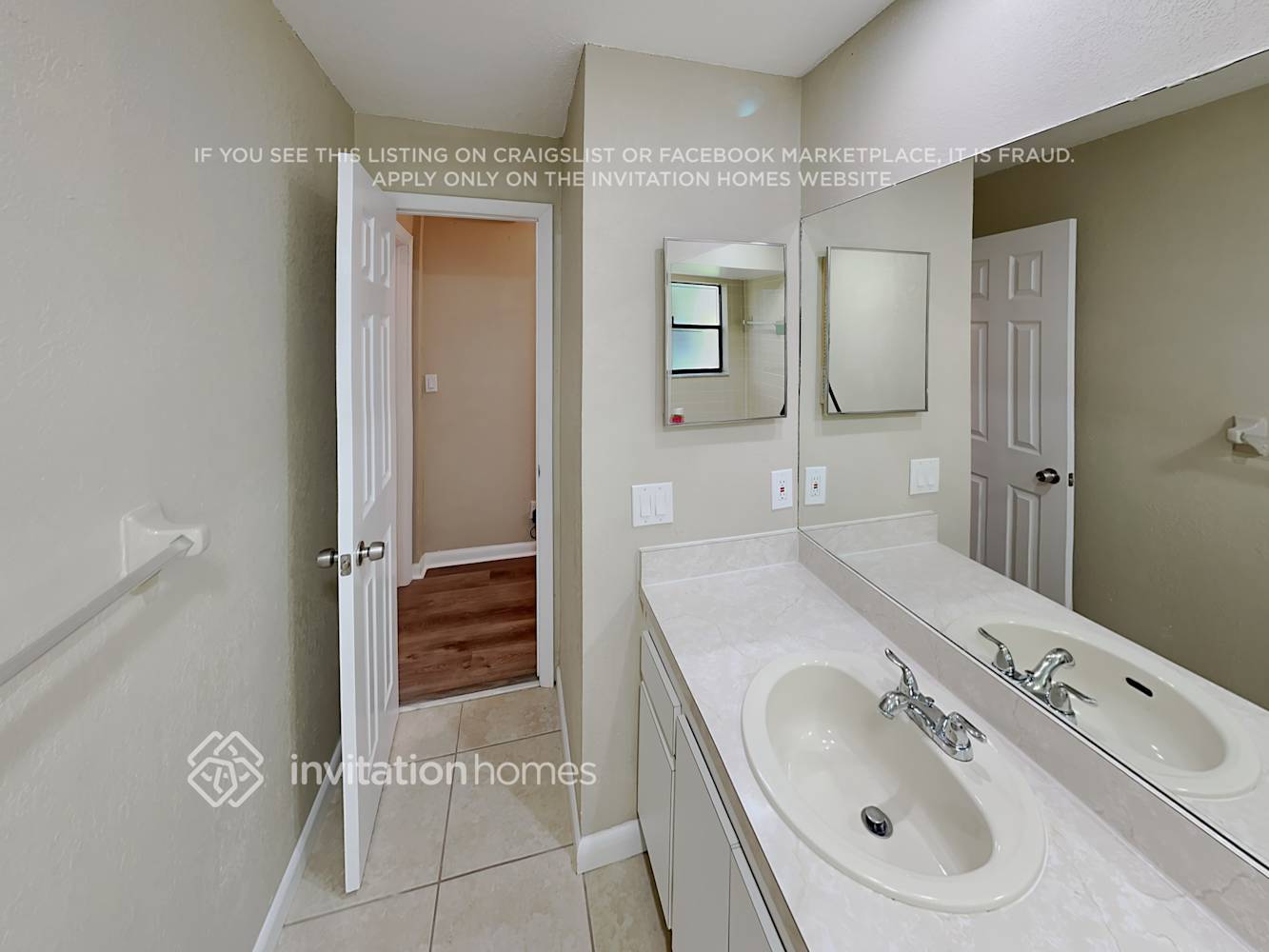 Building Photo - 8041 Buttonwood Cir