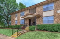 Building Photo - 2 br, 1 bath Condo - 5501 Adams Dr Flat  1...