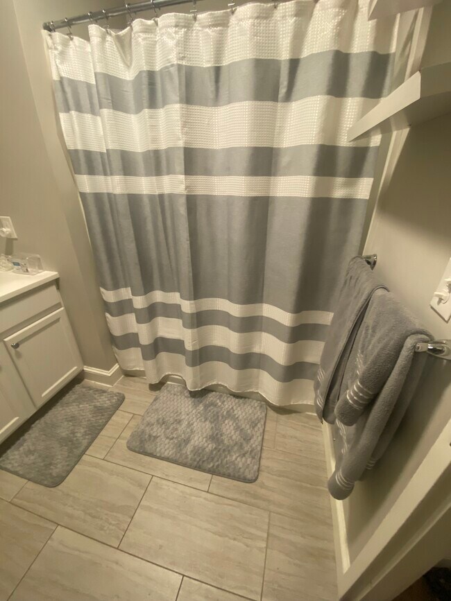 Building Photo - 500 S Center St