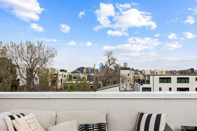 Building Photo - 1711 King St