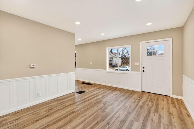 Building Photo - 2699 Pontiac St