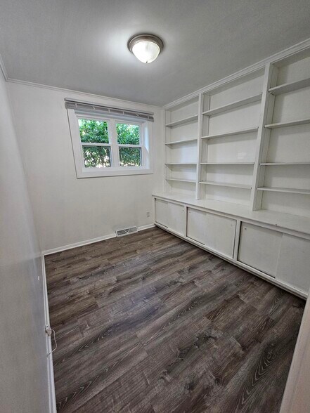 Bedroom 3 - 4011 Buckingham Dr