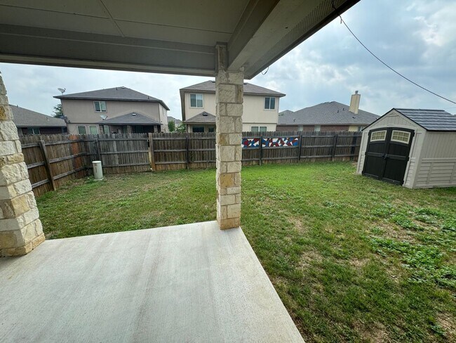 Building Photo - 4 bedroom located in Yowell Ranch!