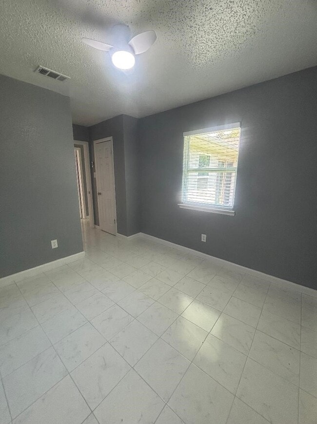 Building Photo - 7218 Arista Dr