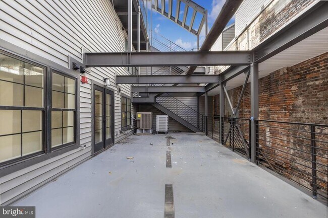 Building Photo - 1116 S 7th St