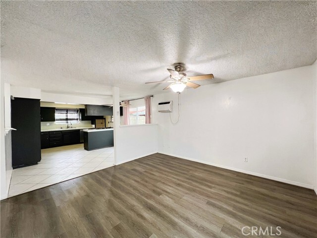 Building Photo - 9228 Oleander Ave