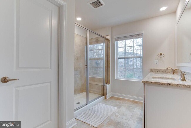Building Photo - 1295 Orchid Rd