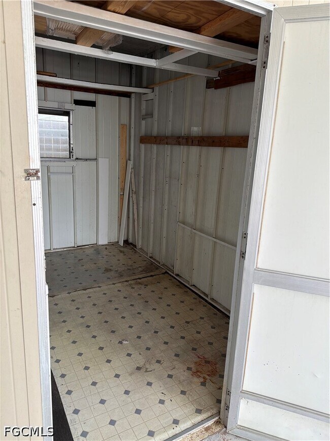 Building Photo - 135 Chisholm Trail