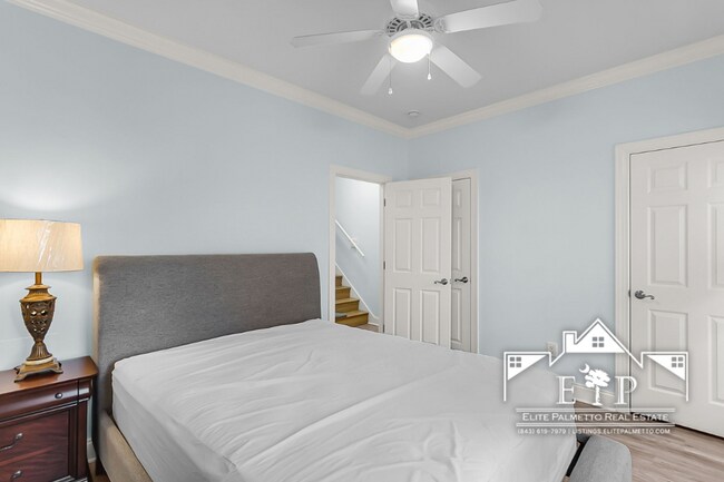 Building Photo - Charming Townhouse Near the Heart of Charleston – Comfort & Convenience in One!