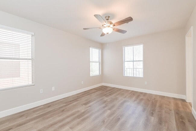 Building Photo - 5007 Pine Mountain Ave