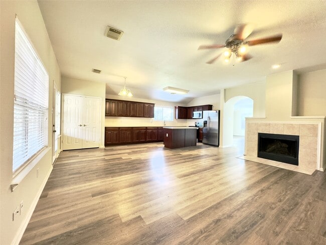 Building Photo - 1902 Winding Hollow Dr