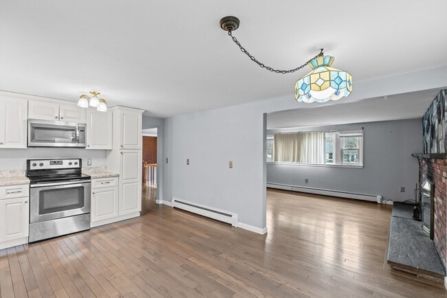 Building Photo - 323 Flagg St