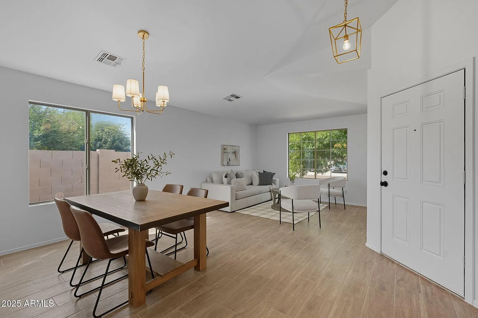 Building Photo - 2148 N Santiana Pl