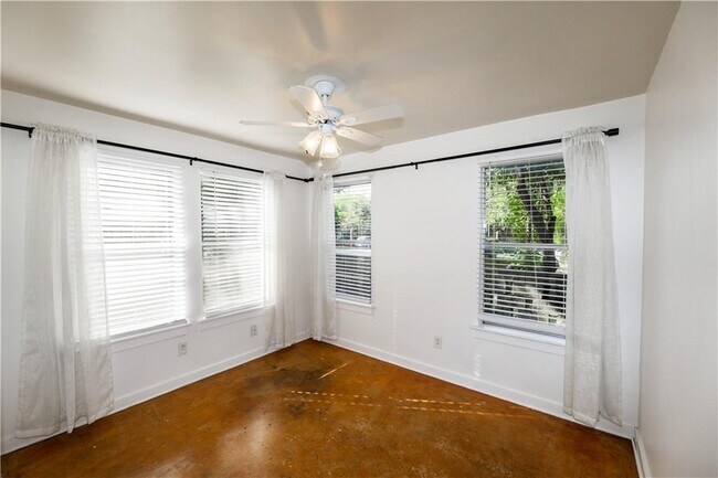 Building Photo - 1305 Lorrain St