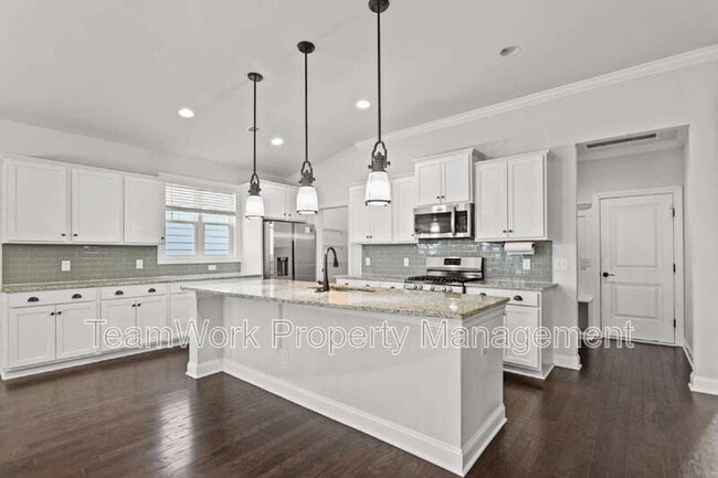 Building Photo - 123 Whaler Ave