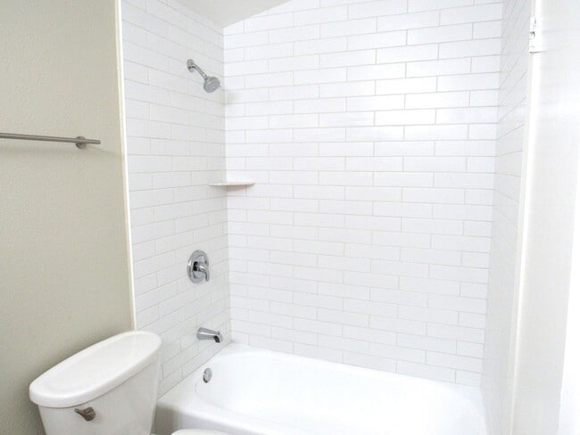 Building Photo - Modern Renovated Single Story 3-Bedroom, 2-Bathroom House