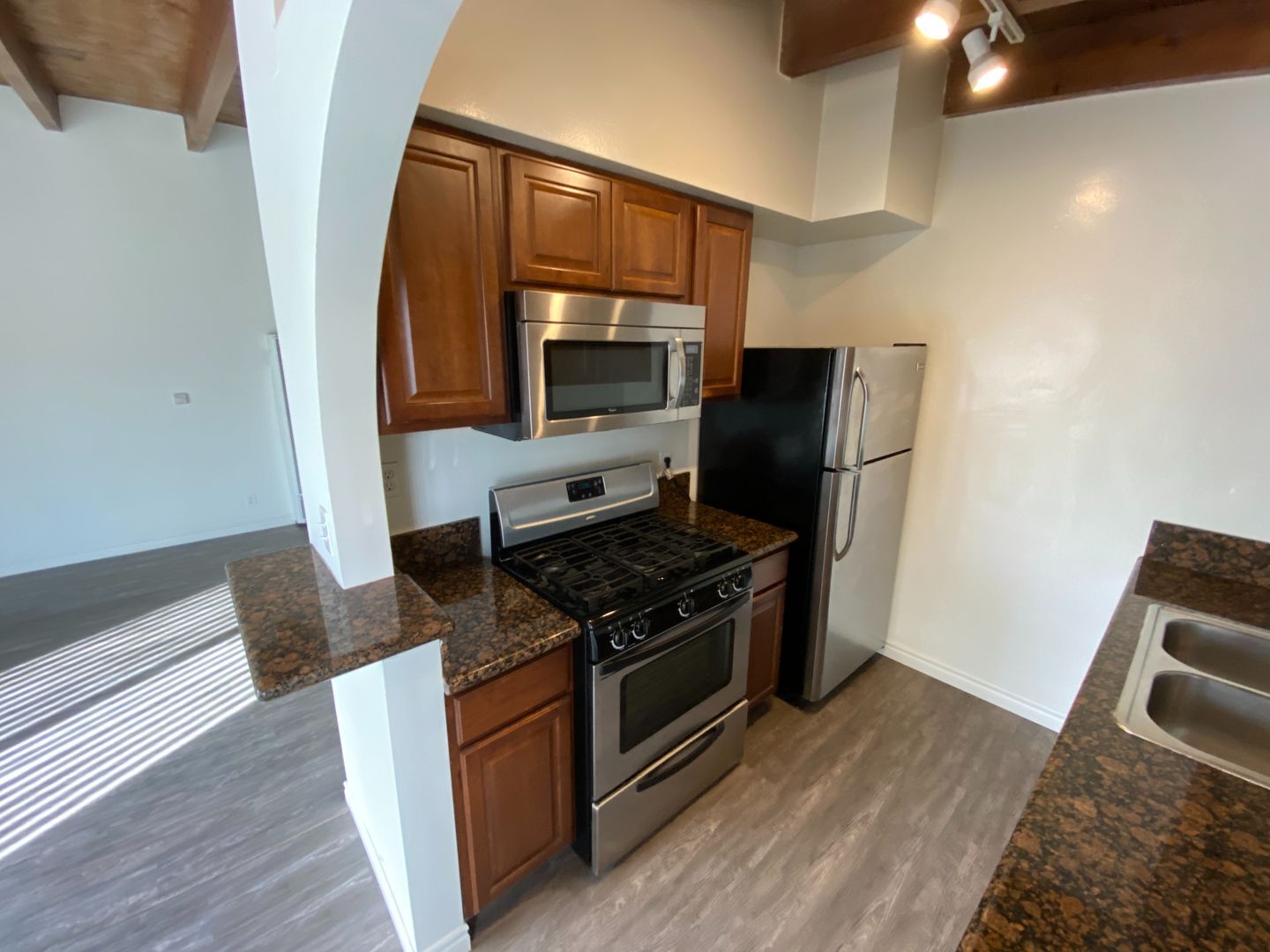 Building Photo - 3728 S Bentley Ave
