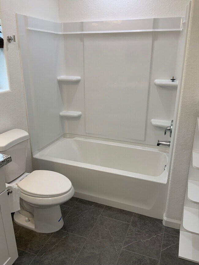 Building Photo - 1729 Bullard Ave.