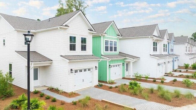 Building Photo - 3029 Stonecrest Dr