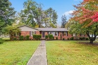 Building Photo - 1901 Scenic Dr