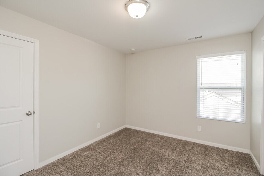 Building Photo - 330 Cornielle Ln
