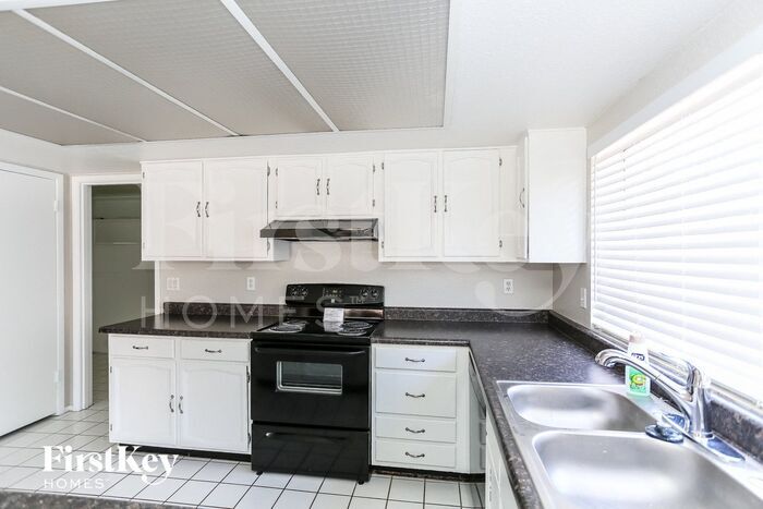 Building Photo - 5339 W Cholla St