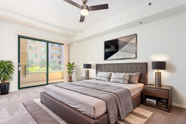 Building Photo - 17 W Vernon Ave