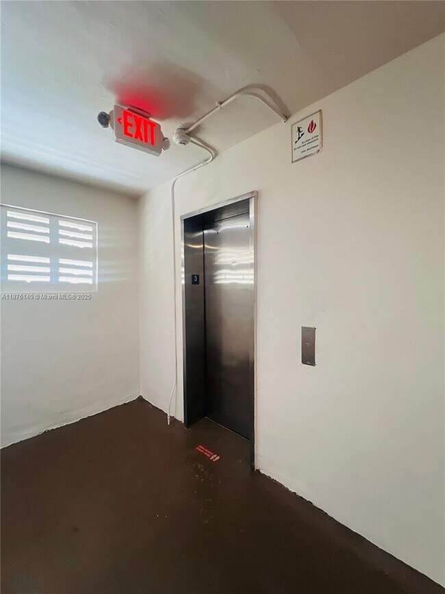 Building Photo - 8475 SW 94th St