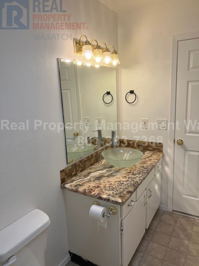 Building Photo - 835 S 835 E
